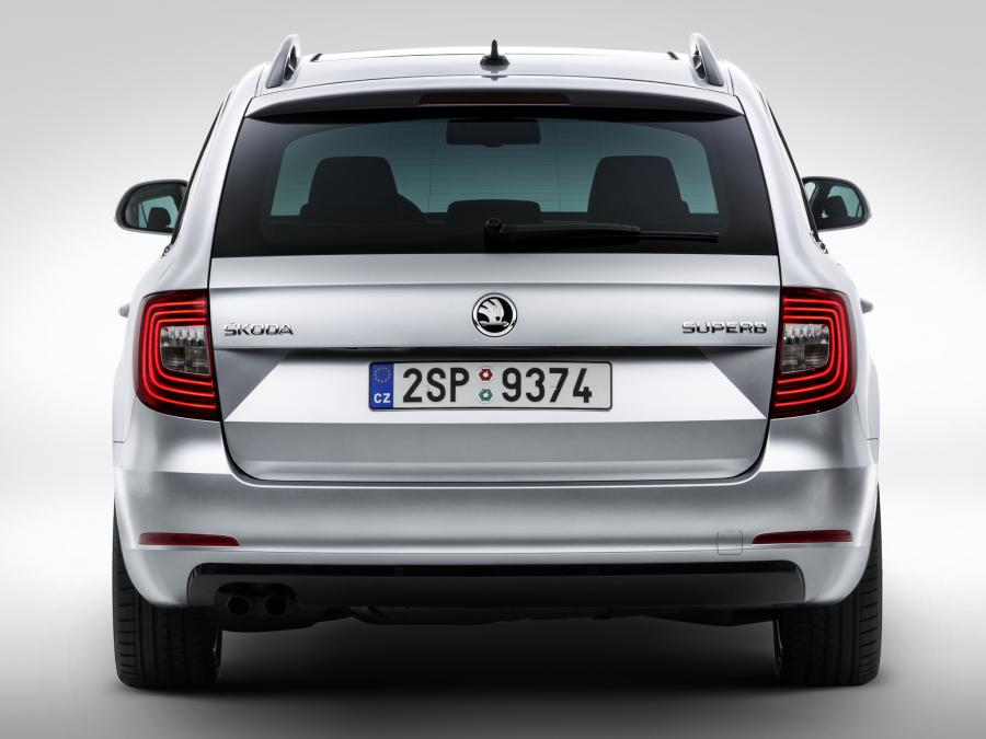  Skoda Superb Combi 2013 года  (фото 16 из 21)